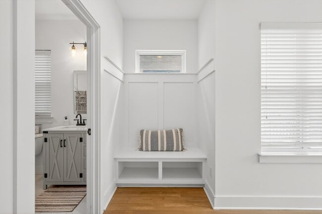 Building Photo - 5509B Louisiana Ave