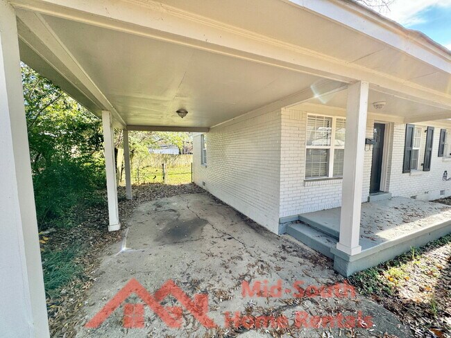 Building Photo - 1060 Paul Pl