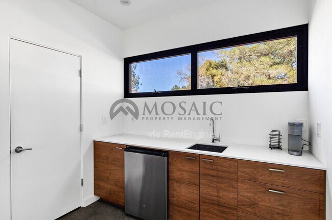 Building Photo - 8413 E Welsh Trail