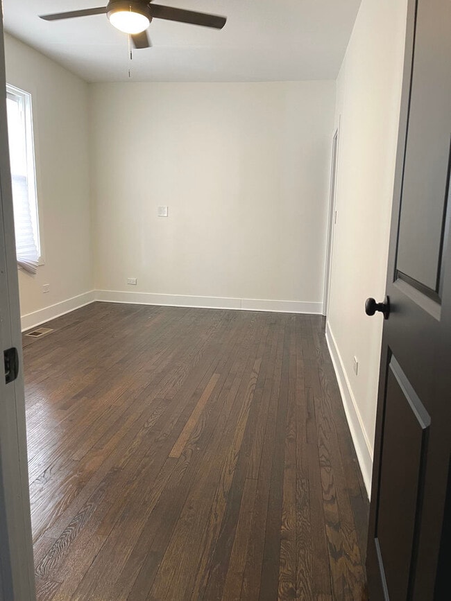 Building Photo - 6553 S Eberhart Ave