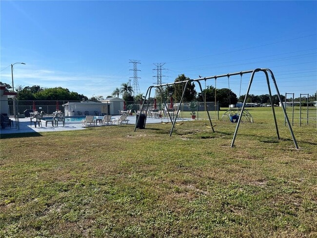 Building Photo - 5954 140th Terrace N