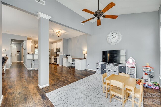 Building Photo - 928 Kite Dr