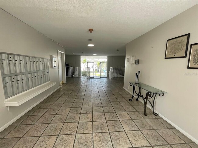 Building Photo - 55 Harbor View Ln