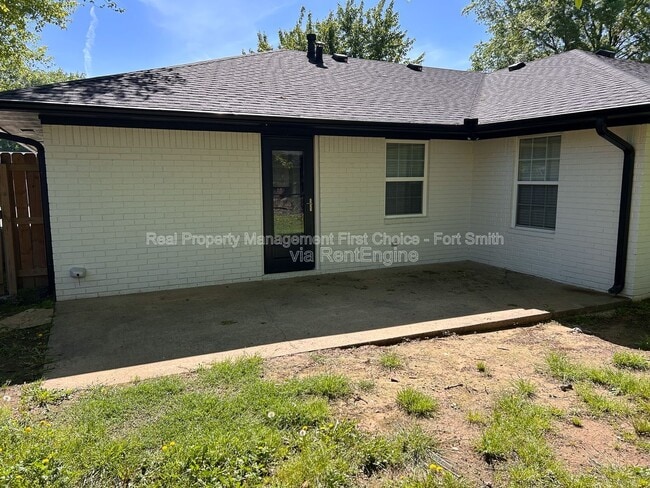 Building Photo - 3200 S 56th St