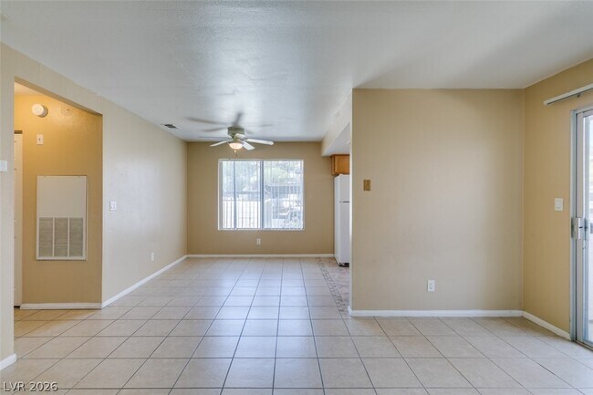 Building Photo - 7300 W Pirates Cove Rd