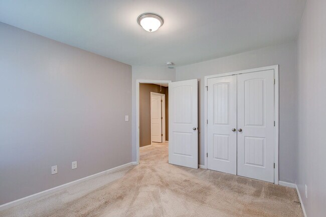 Building Photo - 416 Sandfarm Trail