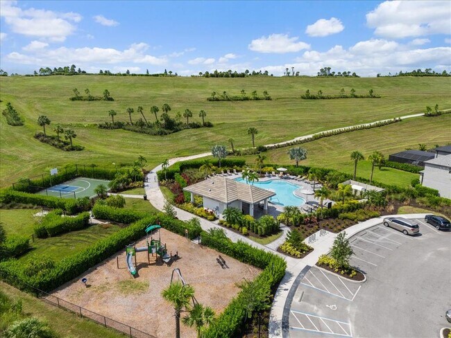 Building Photo - 6326 Grandview Hill Ct