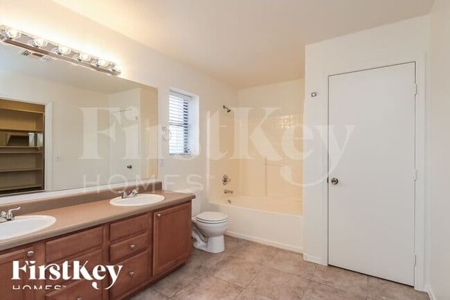 Building Photo - 9032 E Pampa Ave