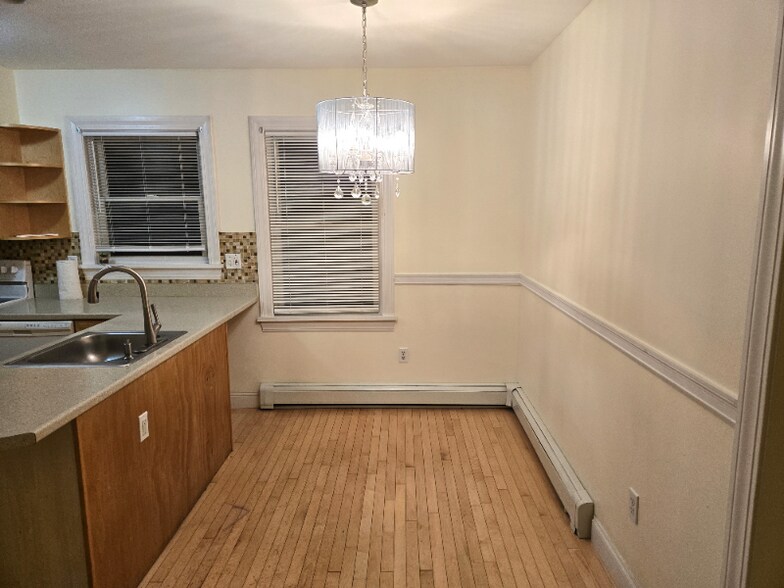 Building Photo - 41 Pine St