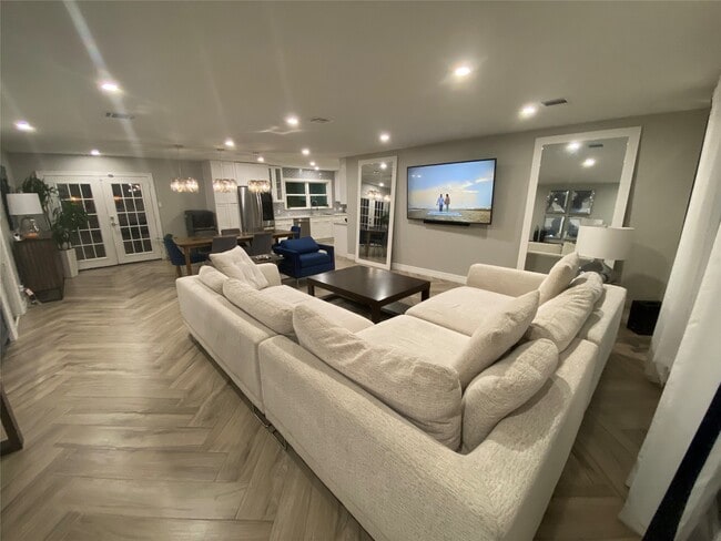 Building Photo - 7917 Ridgeview Dr