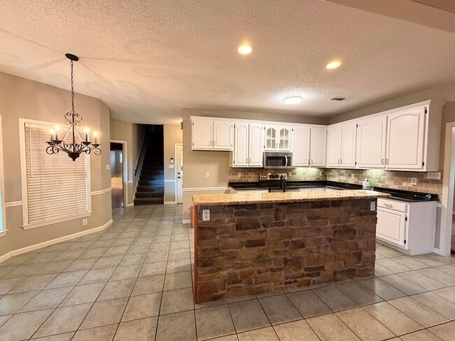 Building Photo - 5019 Rabbit Chase Ln