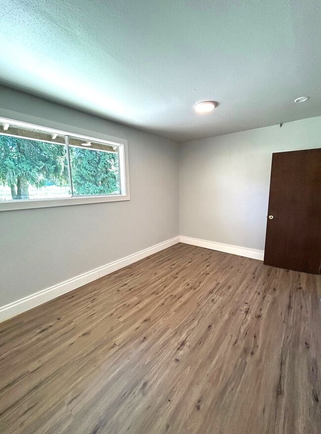 Building Photo - Updated 3+ bedroom 2 bath home in country ...