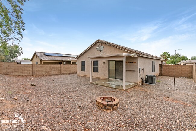 Building Photo - Comfortable 3Bdm 2Ba Home in Sun City!