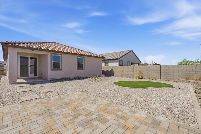 Building Photo - 2440 W Bowker St