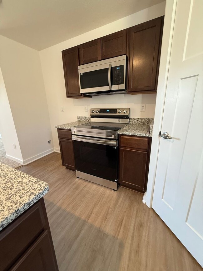 Building Photo - Home for the Holidays!