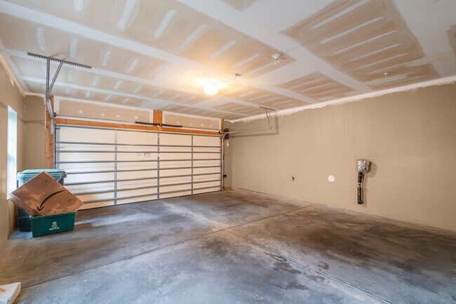 Building Photo - Beautiful Condo Minutes from Ballantyne wi...