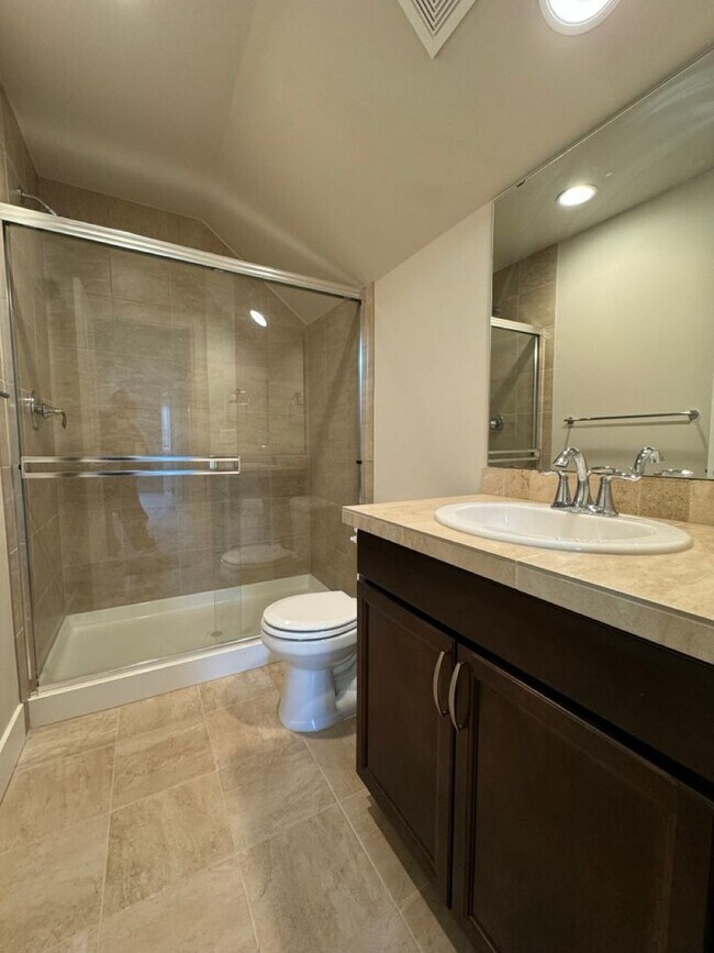 Building Photo - Gorgeous 4BR, 3.5BA Gem in Kingstone Community, Lynnwood,