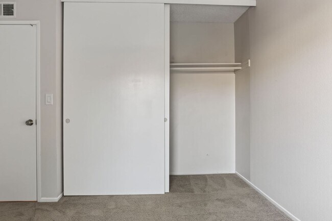 Building Photo - 10454 Caminito Rimini