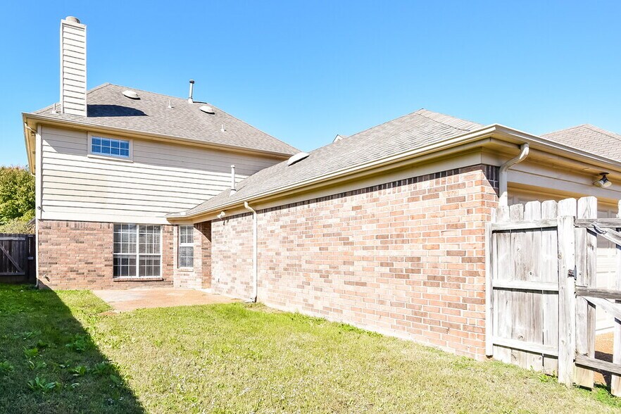 Building Photo - 752 N Ericson Rd