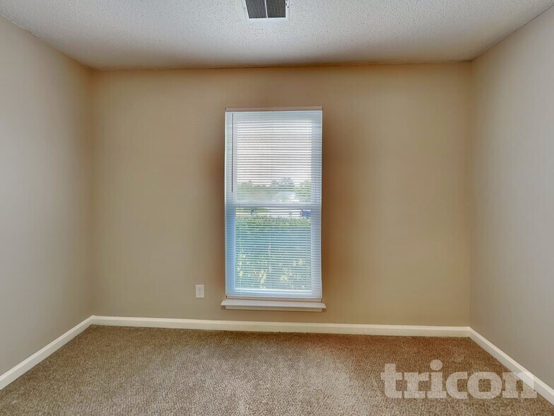 Building Photo - 824 Cedar Break Ct