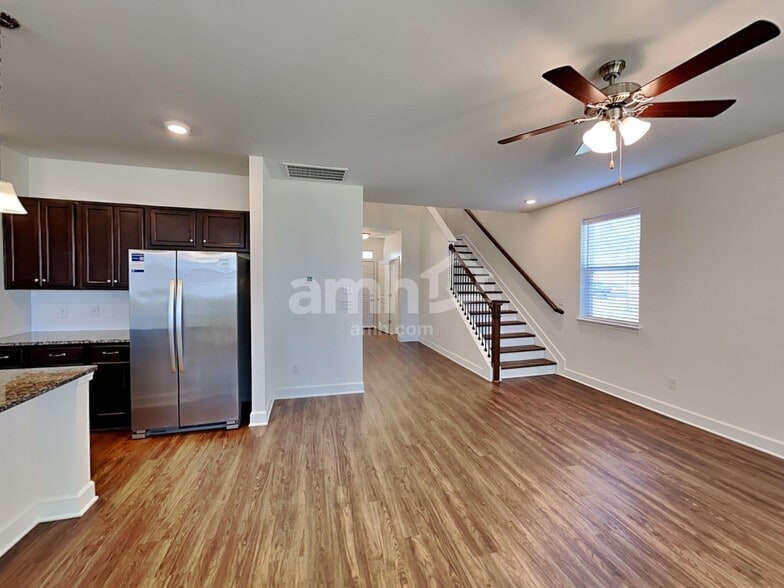 Building Photo - 4301 Spregan Way