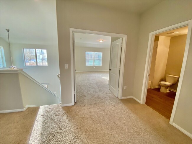 Building Photo - 516 E Slaughter Ln