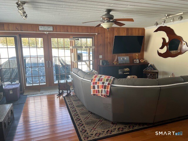 Building Photo - 51 W Lake Ave