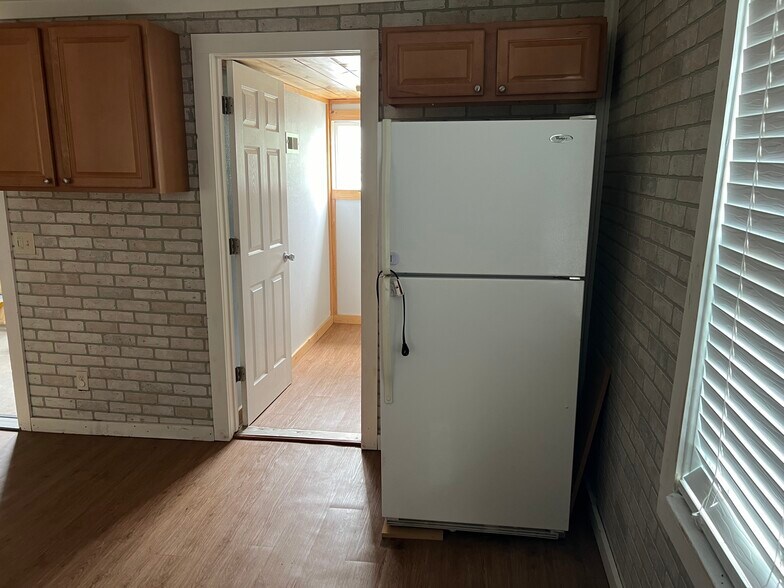 Building Photo - N3054 Highway 67