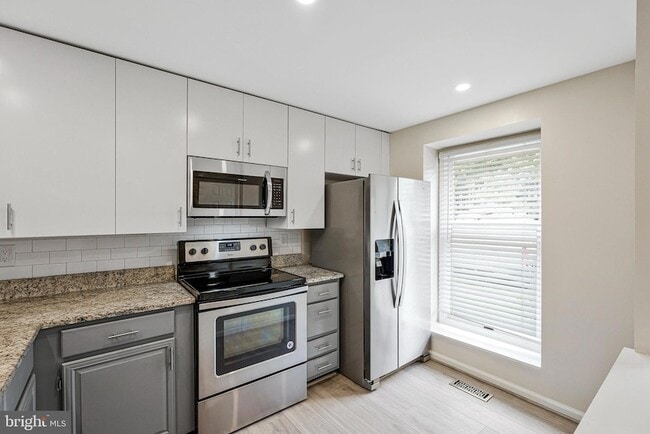 Building Photo - 1594 Poplar Grove Dr