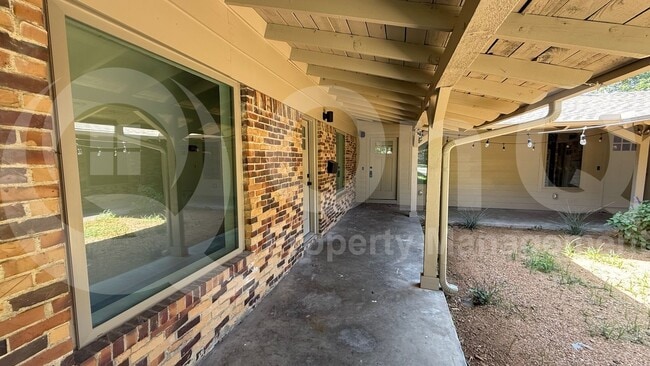 Building Photo - 9351 Angora St