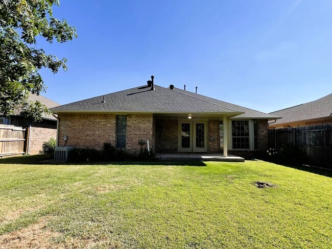 Building Photo - 1221 NW 138th St