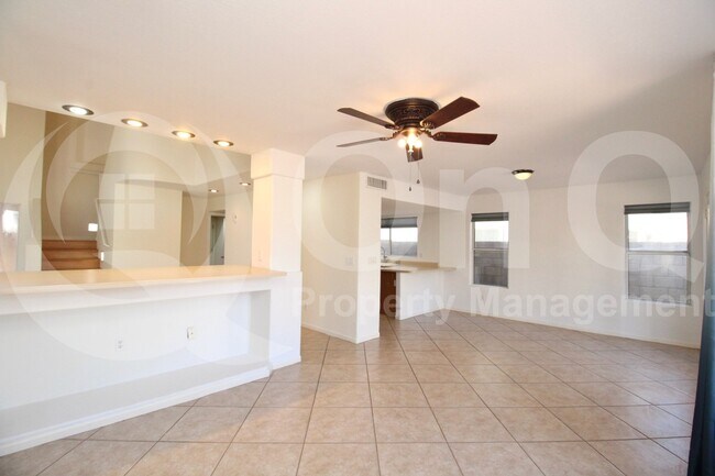 Building Photo - 1326 E Helena Dr