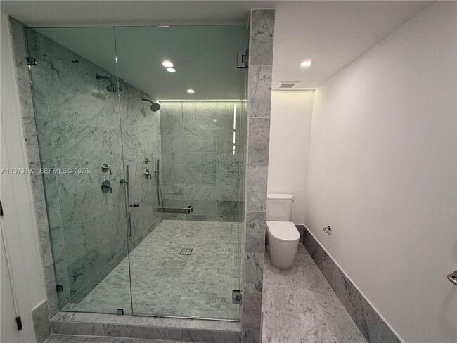 Building Photo - 9221 E Bay Harbor Dr