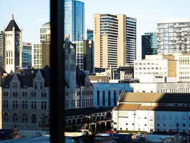 Building Photo - 1212 Demonbreun St