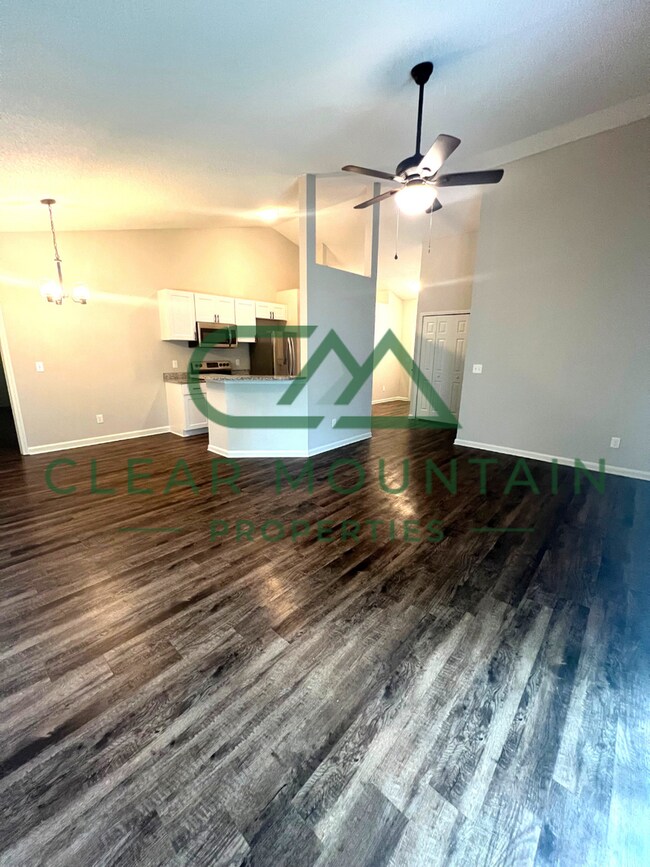 Building Photo - WINTER IS COMING! REDUCED RENT - $1799