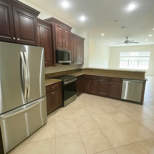 Building Photo - 4573 Artesa Way N