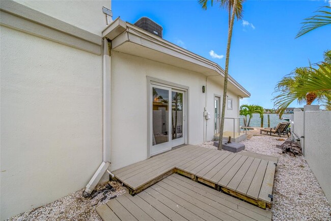 Building Photo - 540 59th Ave