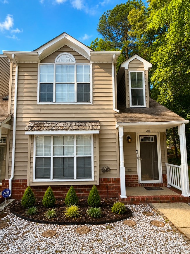 Building Photo - 25 Madrone Pl