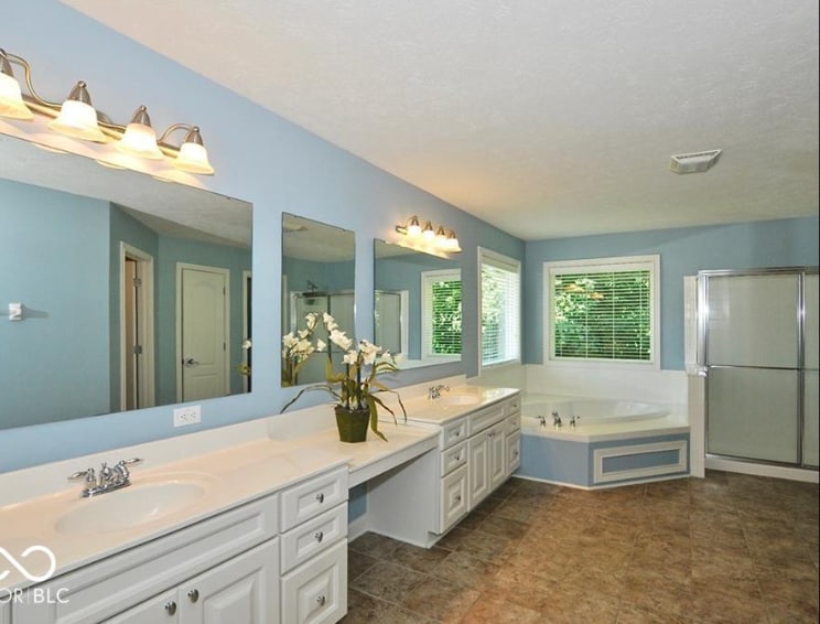 Building Photo - 14080 Plantation Wood Ln