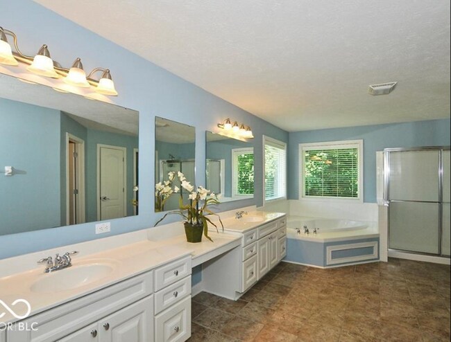 Building Photo - 14080 Plantation Wood Ln