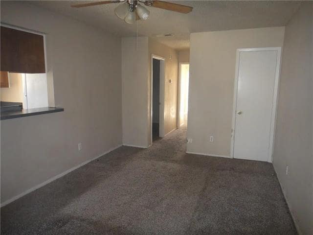 Building Photo - 504 Kings Way Dr