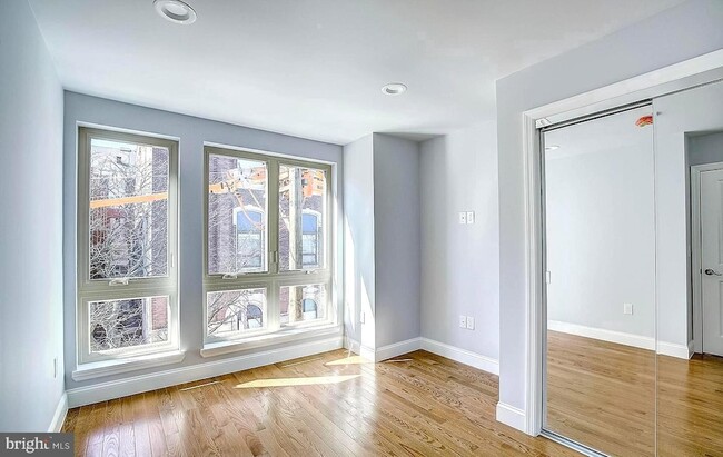 Building Photo - 1249 N 17th St