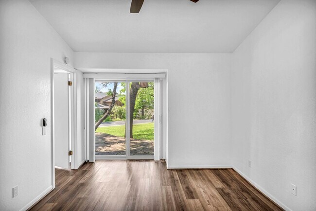 Building Photo - 100 Bay Point Dr