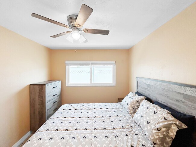 Building Photo - 11400 2nd St E