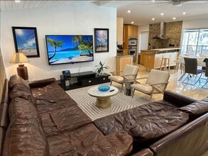 Building Photo - 2524 Gulfstream Ln