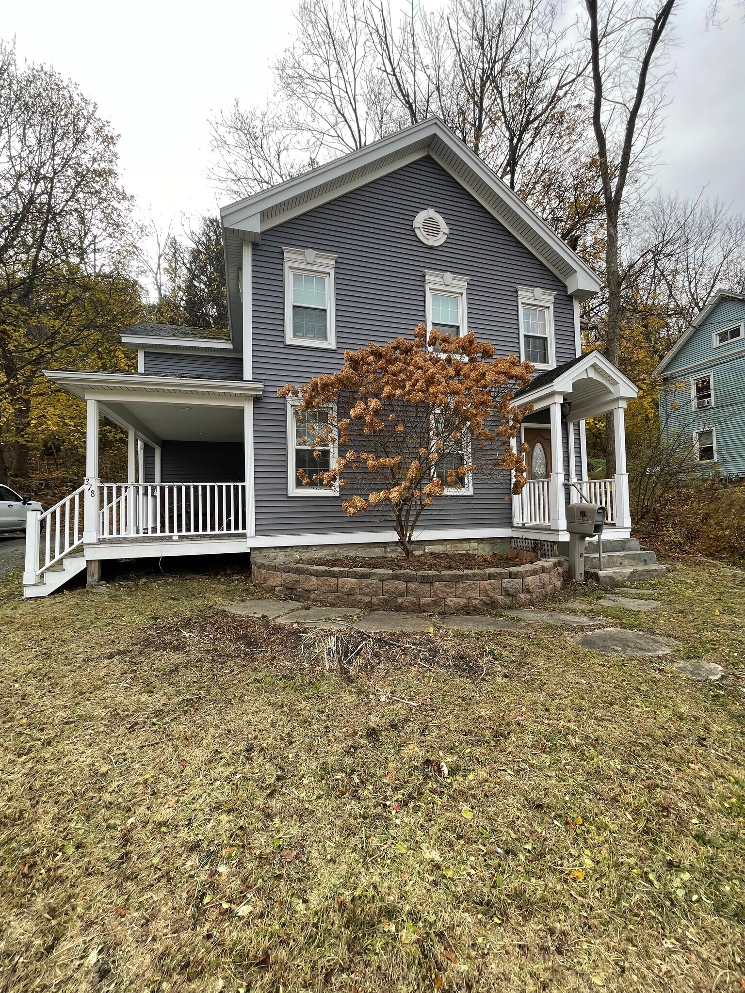 Building Photo - 378 W Main St