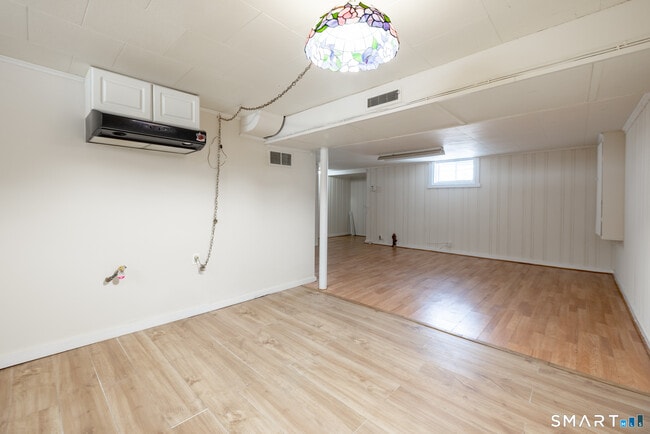 Building Photo - 481 Bunker Hill Ave