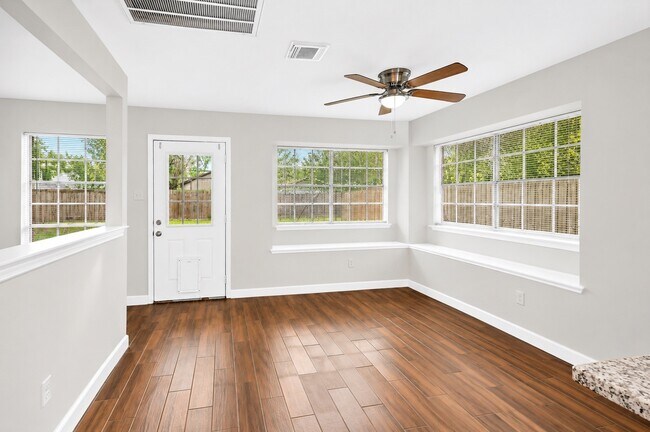 Building Photo - 19002 Timber Way Dr