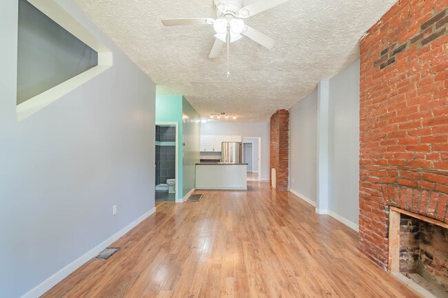 Building Photo - 426 Borland St