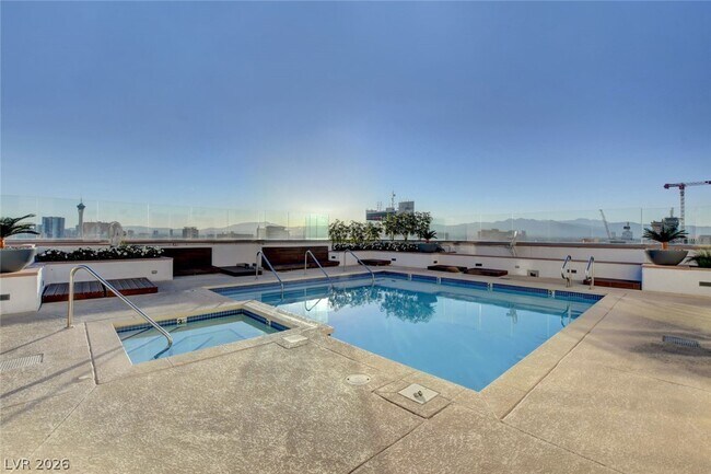 Building Photo - 150 S Las Vegas Blvd
